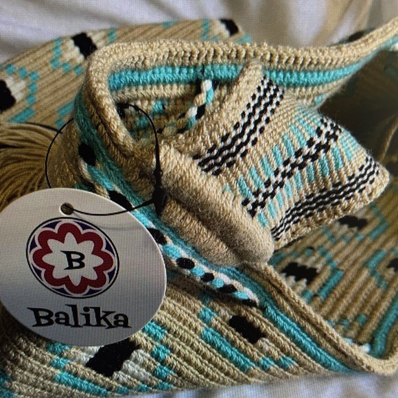 Wayuu Evil Eye Tan and Blue Patterned Women's Bag - Picture 4 of 9